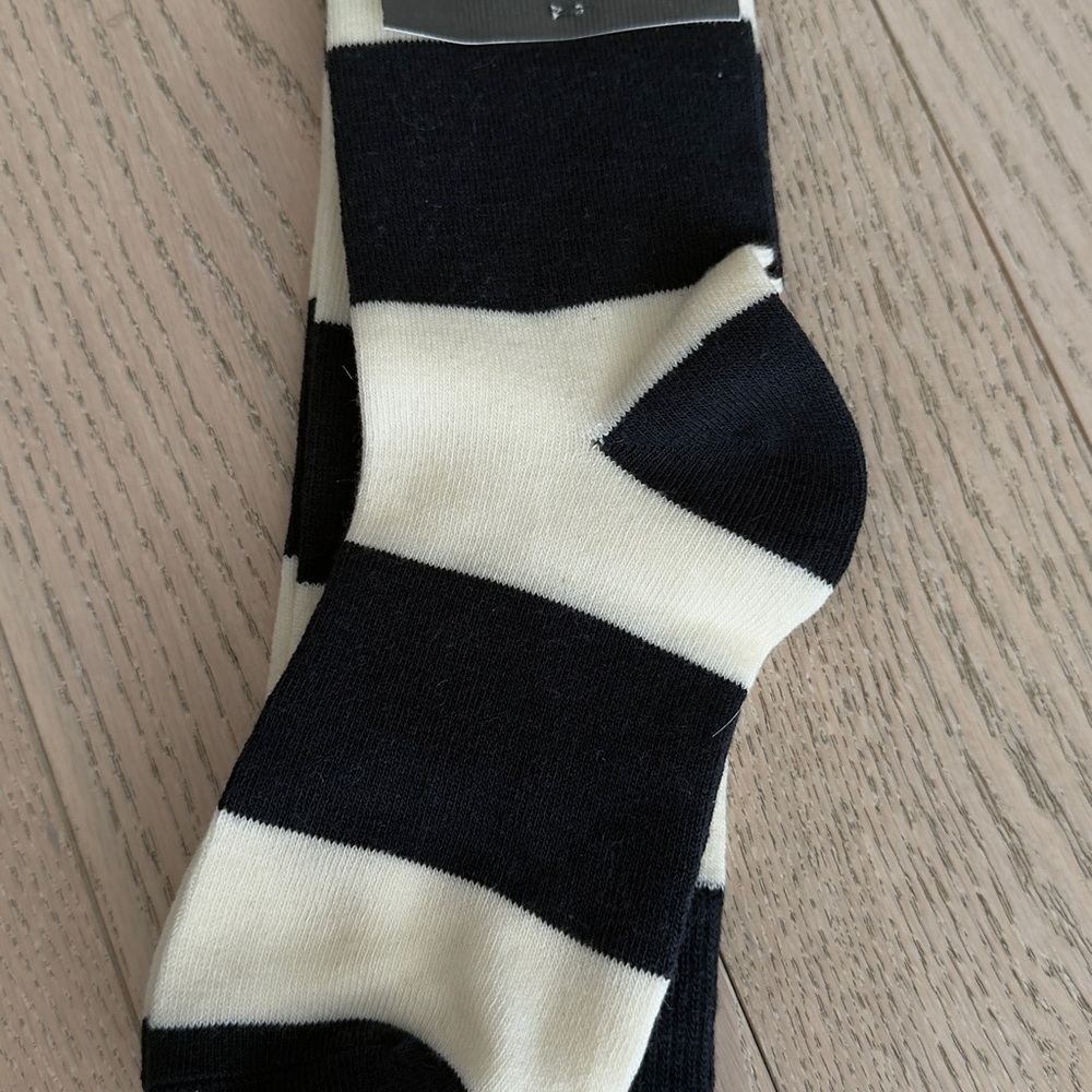 NWT Abercrombie & Fitch Slouchy Boot Socks - Cream with Navy T